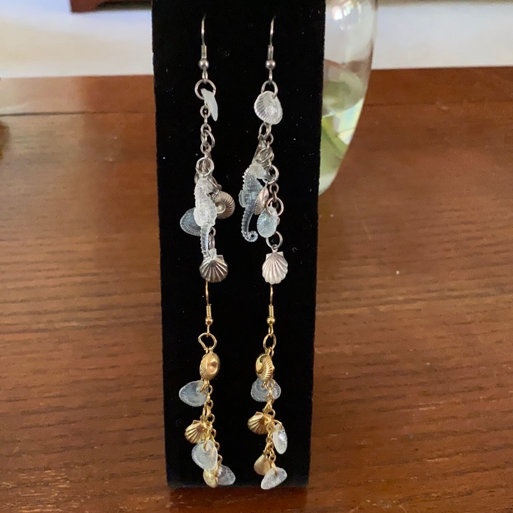 2 pairs of beach earrings